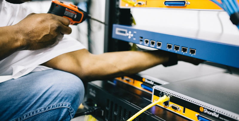 IT Expert - MYZ International - pexels-field-engineer-442154 https://www.myzint.com/wp-content/uploads/2021/09/IT-Expert-MYZ-International-pexels-field-engineer-442154.jpg